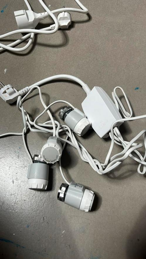 Plugwise koen 4; zoneregeling, Doe-het-zelf en Verbouw, Thermostaten, Zo goed als nieuw, Slimme thermostaat, Ophalen of Verzenden