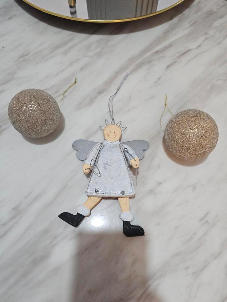 Christmas xmas tree decoration luxury 2 balls + happy angel, Diversen, Kerst, Ophalen