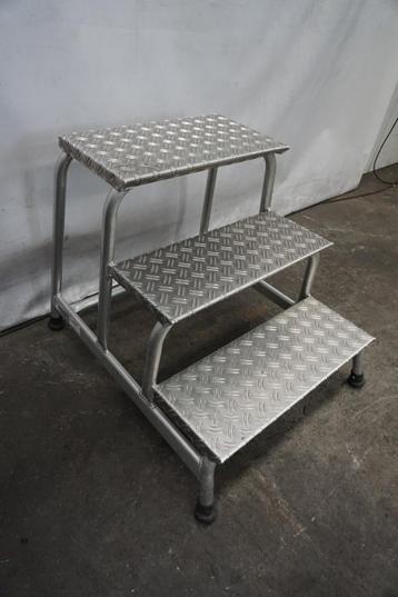 Montagetrap, plateautrap basistrap bordestrap super stevig! beschikbaar voor biedingen