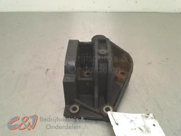 Steunlager rechts-voor van een Opel Vivaro beschikbaar voor biedingen