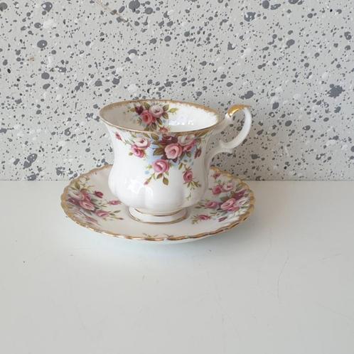 Royal Albert Cottage Garden kop en schotel, Antiek en Kunst, Antiek | Servies los, Ophalen of Verzenden