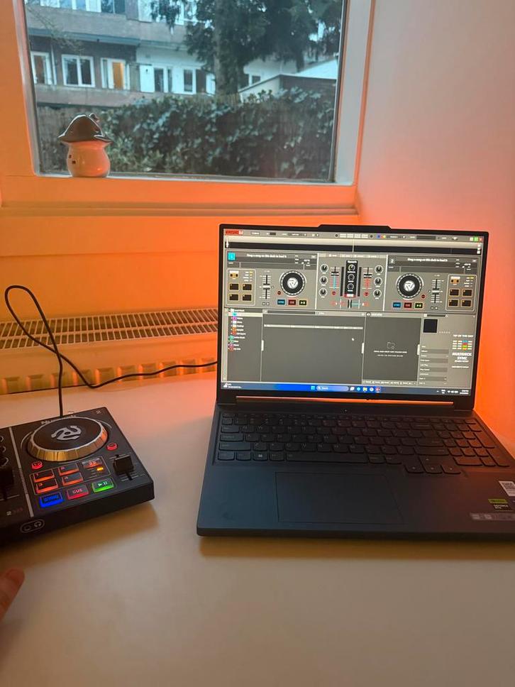 Numark Party Mix DJ Controller - Perfect voor Beginners!, Muziek en Instrumenten, Dj-sets en Draaitafels, Zo goed als nieuw, Dj-set