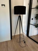 Zuiver tripod vloerlamp zwart, Huis en Inrichting, Lampen | Vloerlampen, Ophalen, Zo goed als nieuw, Metaal, Modern