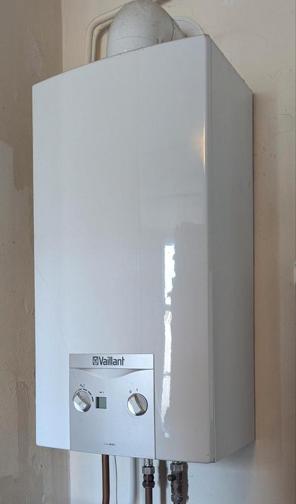 Vaillant Turbomag 14-2/0 Doorstroom Geiser, Doe-het-zelf en Verbouw, Geisers en Boilers, Zo goed als nieuw, Geiser, Aardgas, Minder dan 20 liter