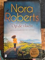 Nora Roberts - Op de vlucht, Ophalen of Verzenden, Zo goed als nieuw, Nora Roberts