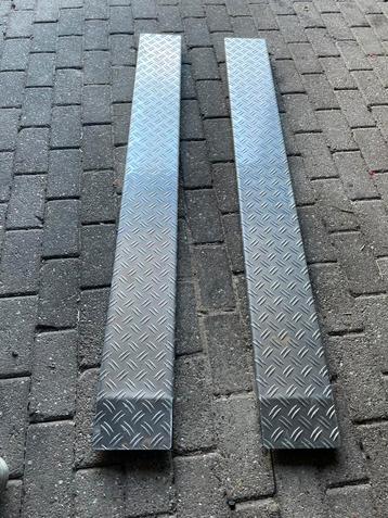Aluminium oprij platen 150x17cm beschikbaar voor biedingen