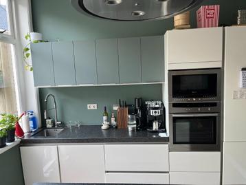 Gezocht: frontje Bruynzeel wit hoogglans 45 x 60 beschikbaar voor biedingen