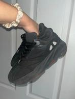 Yeezy 700 black, Zwart, Ophalen of Verzenden, Adidas Yeezy, Sneakers of Gympen