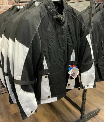 MQP motorjas helemaal nieuw (maat M) beschikbaar voor biedingen