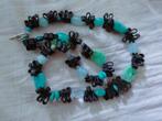 Ketting zwarte rubber lusjes met groen/blauwe kralen, Verzenden, Gebruikt, Zwart, Overige materialen
