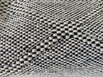 PLAID. CREMEWIT/ZWART met franje.141,5x119. Kwaliteitstof., Huis en Inrichting, Woonaccessoires | Plaids en Woondekens, Ophalen of Verzenden