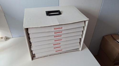 Gunold borduurgaren doos, Hobby en Vrije tijd, Borduren en Borduurmachines, Zo goed als nieuw, Borduurgaren of Zijde, Ophalen