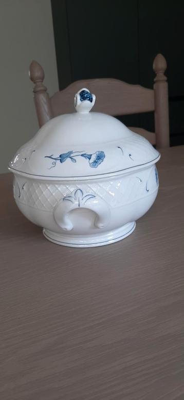 Soepterrine/dekschaal Val Bleu beschikbaar voor biedingen