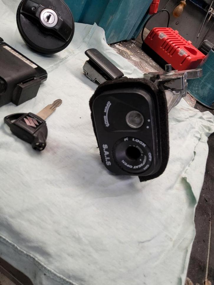 Suzuki Bergman 400 '07 Contactslot + CDI, Motoren, Onderdelen | Suzuki, Gebruikt, Ophalen of Verzenden
