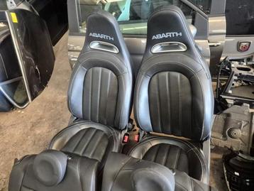 Bekleding Set (compleet) van een Fiat 500 Abarth beschikbaar voor biedingen