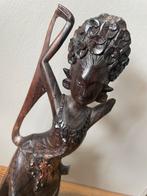 Balinese vrouw houtsnijwerk, Antiek en Kunst, Kunst | Beelden en Houtsnijwerken, Ophalen of Verzenden