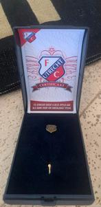 FC Utrecht Sjaal & Pin met Certificaat, Verzamelen, Ophalen of Verzenden, Zo goed als nieuw, F.C. Utrecht, Vaantje of Sjaal