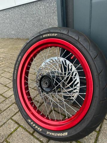 Derbi velgen rood geanodiseerd (rieju mrt trophy) beschikbaar voor biedingen