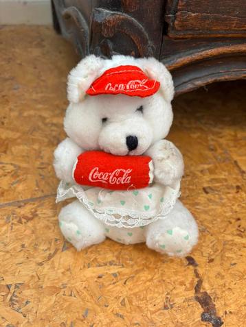 Coca-Cola beertje wit knuffeltje (verzamelobject) beschikbaar voor biedingen
