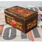 Antiek vintage sieradendoos hout gelakte doos Kashmir India, Ophalen of Verzenden