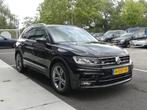 Volkswagen Tiguan 1.5 TSI R-line ACT DSG / Automaat Groot Na, Stof, 4 cilinders, 150 pk, Zwart
