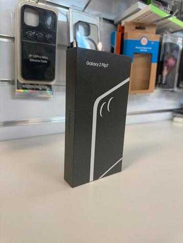 Samsung Galaxy Z flip 7 256GB beschikbaar voor biedingen