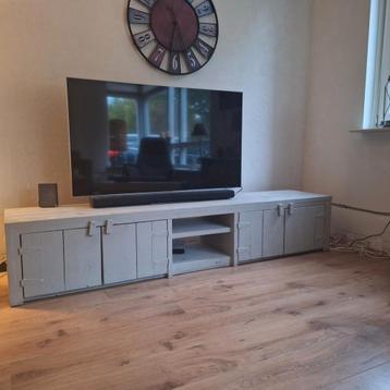 Mooi tv meubel van steigerhout 