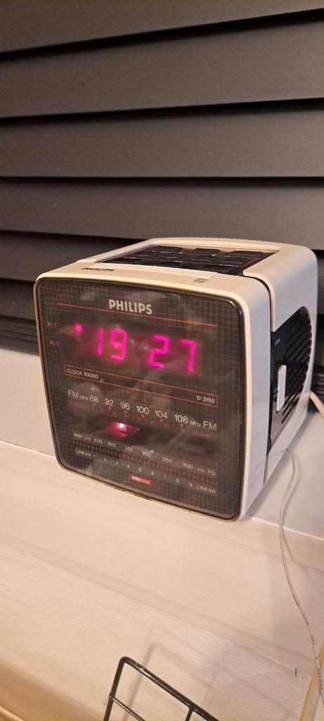 Vintage Philips D-3110 Wekker Radio, Huis en Inrichting, Woonaccessoires | Klokken, Zo goed als nieuw, Wekker of Tafelklok, Digitaal