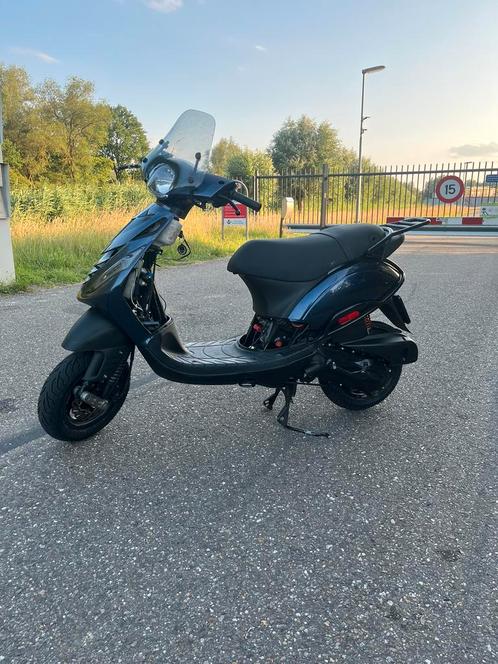 Piaggo zip 180 stage3, Fietsen en Brommers, Scooters | Piaggio, Zo goed als nieuw, Zip, Tweetakt, Ophalen of Verzenden