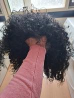 Nieuw pruik met zwart krullend haar, Ophalen of Verzenden, Nieuw, Carnaval, Accessoires
