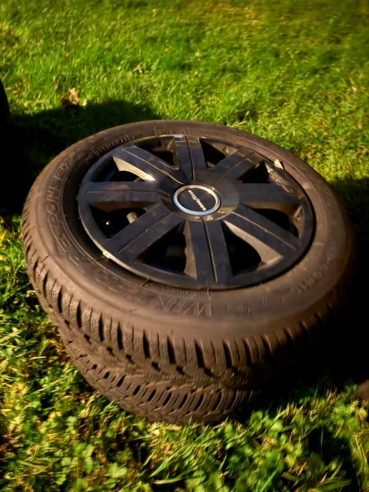 Nette Renault twingo winterbanden 165 65 15 185 60 15, Auto-onderdelen, Banden en Velgen, Banden en Velgen, Winterbanden, 15 inch