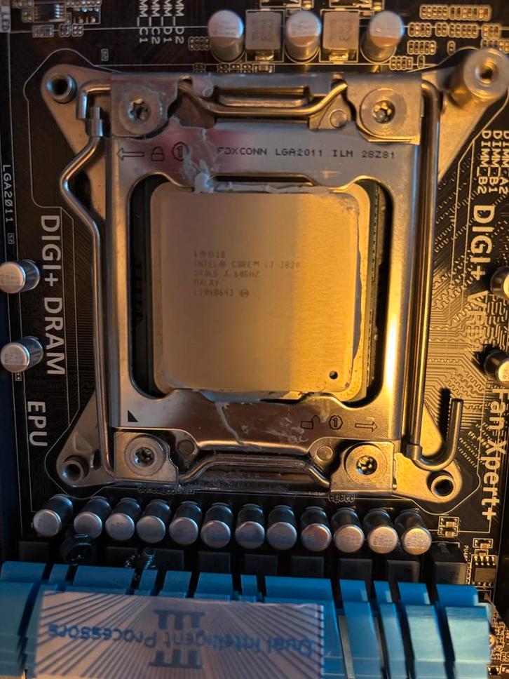 Asus P9X79 + i7 3820 + Koeler + Voeding, Computers en Software, Moederborden, Gebruikt, Intel, DDR3, Ophalen of Verzenden