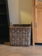 Mand van Rotan groot formaat. Vergrijsd., Ophalen, Zo goed als nieuw