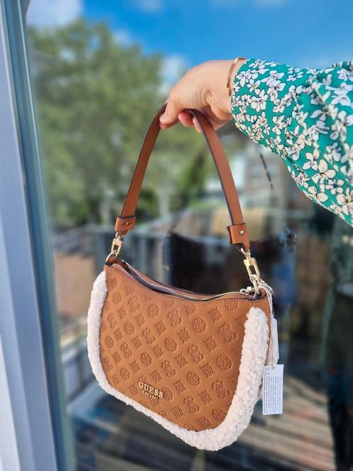 Guess schoudertas – Nieuw, mét kaartje – Winkelprijs €165, Sieraden, Tassen en Uiterlijk, Tassen | Damestassen, Nieuw, Handtas