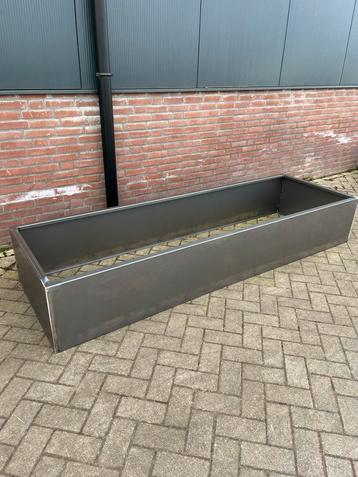 Cortenstaal plantenbak 250x80x40cm beschikbaar voor biedingen