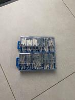 Schroeven en Pluggen Set - 195 stuks, Schroeven, Ophalen of Verzenden, Zo goed als nieuw, Minder dan 50 mm