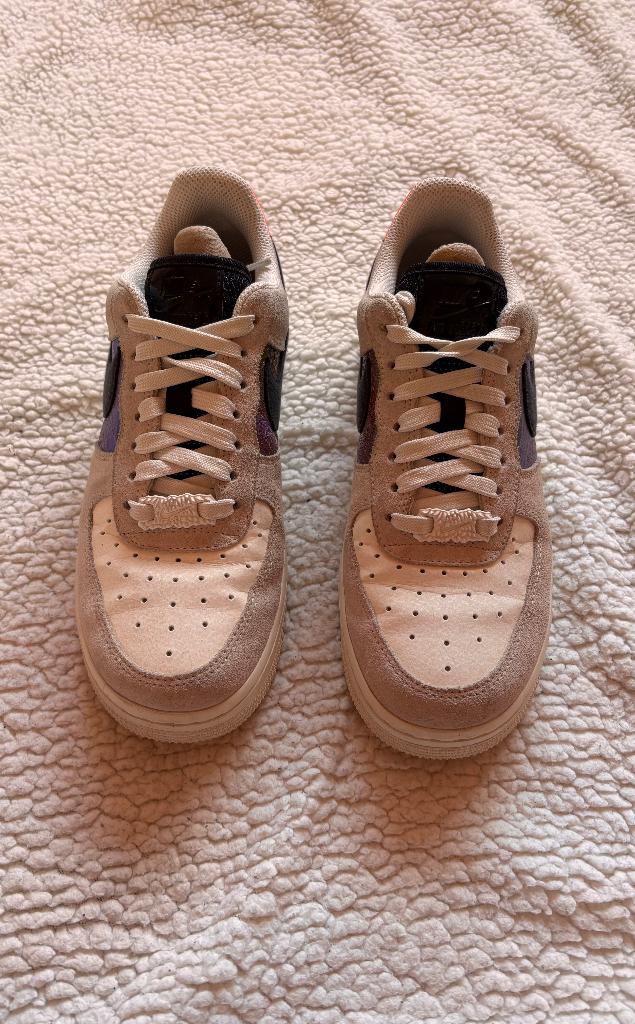 Nike Air Force 1 Low 'Iridescent Snakeskin', Kleding | Dames, Schoenen, Ophalen, Beige, Nike air max, Sneakers of Gympen