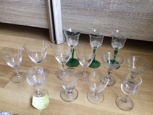 Partijtje oude glazen 💥 jaren 50/60 💥 geslepen glaswerk, Antiek en Kunst, Antiek | Glas en Kristal, Ophalen of Verzenden