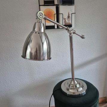 2x Ikea Bureaulamp / Nachtkastlamp Verstelbaar beschikbaar voor biedingen
