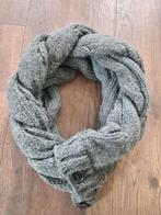 Leuke grijze sjaal met knopen, Ophalen of Verzenden, Zo goed als nieuw, Maat 46/48 (XL) of groter, Sjaal