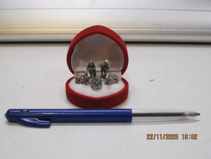 mini kerststal 5 cm in hartje (364), Diversen, Kerst, Zo goed als nieuw, Ophalen of Verzenden
