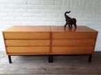 Vintage retro kast dressoir lowboard  Deense stijl jaren 60., Huis en Inrichting, Ophalen, 100 tot 150 cm, Vintage retro jaren 60 Deense stijl teak Design.
