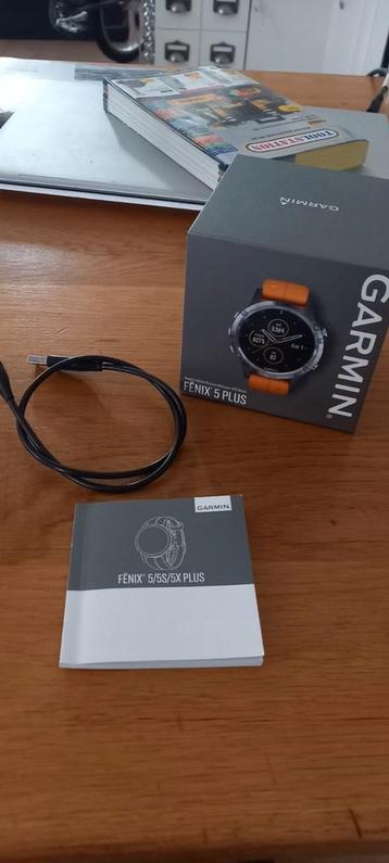 Garmin Fenix 5 plus Saffier titanium beschikbaar voor biedingen