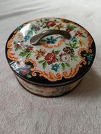 antiek koekjes blik " geborduurde bloemen, Ophalen of Verzenden, Gebruikt, Overige, Overige merken