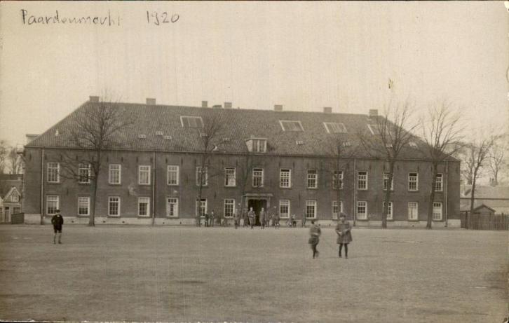Delft - Paardenmarkt ?, Verzamelen, Ansichtkaarten | Nederland, Ongelopen, Zuid-Holland, Voor 1920, Ophalen of Verzenden