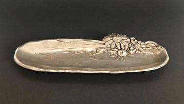 Art Nouveau schaaltje  met zonnebloemen. Tin beschikbaar voor biedingen