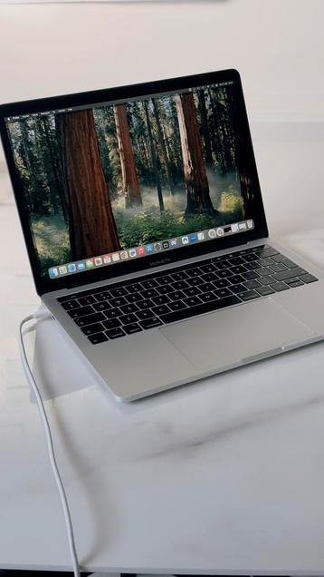 MacBook Pro 13" 2018 i5 - 8GB beschikbaar voor biedingen