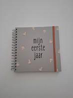 Invuldagboek 'Mijn eerste jaar' voor baby's., Ophalen of Verzenden, Zo goed als nieuw