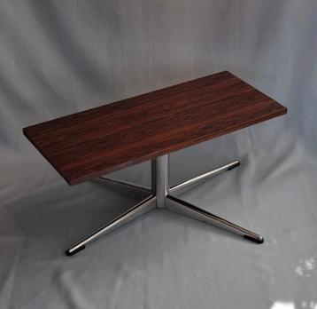 Vintage TV Tafel Chromen Draaipoot beschikbaar voor biedingen