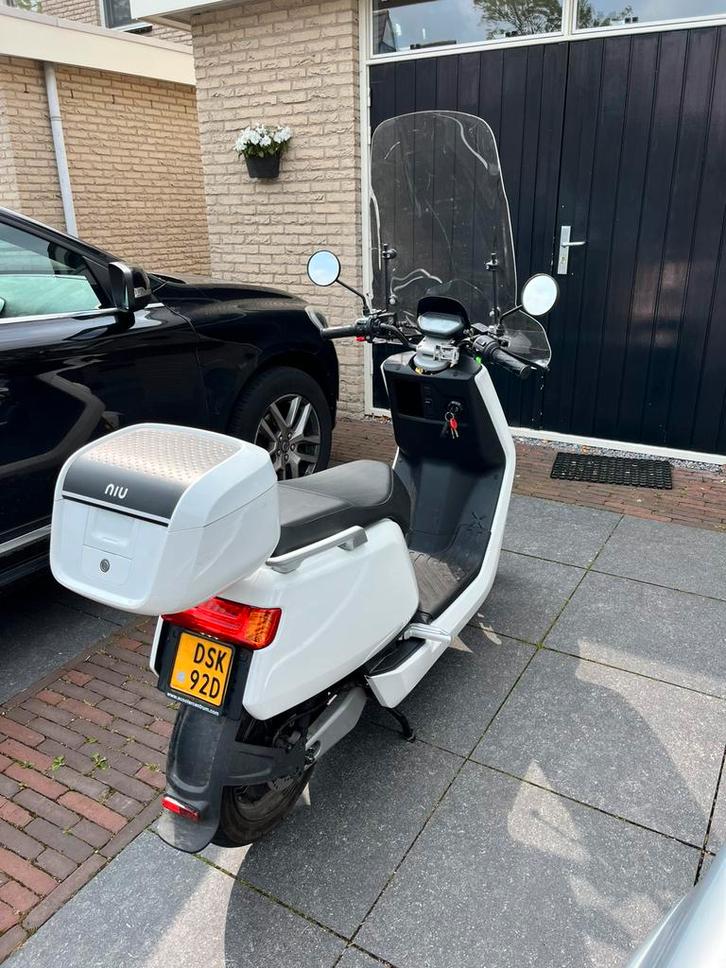 Niu ns1 NQI, Fietsen en Brommers, Snorfietsen en Snorscooters, Zo goed als nieuw, Overige merken, Elektrisch, Ophalen of Verzenden